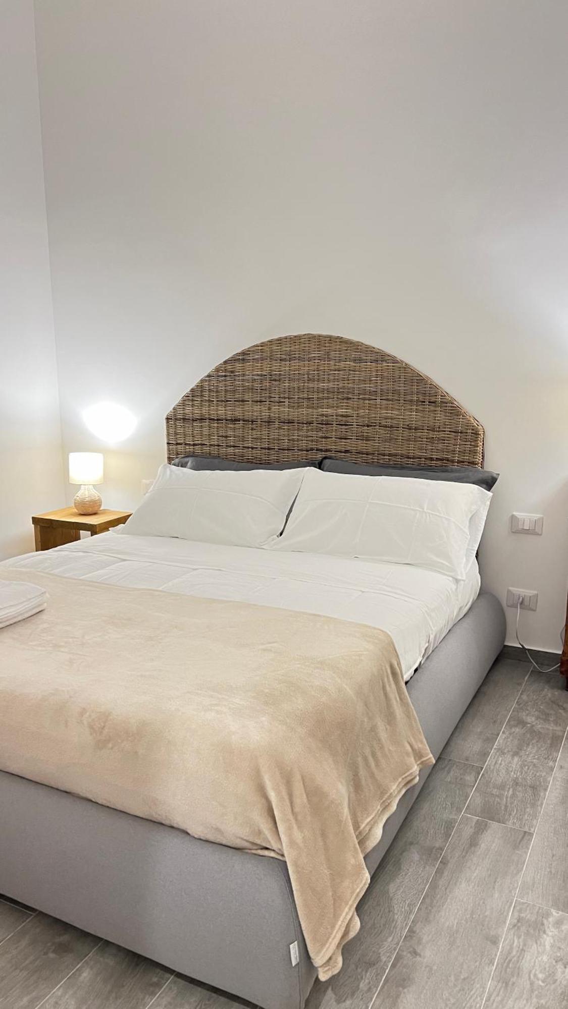 Dimora Donna Vitalia Apartments Trapani Bagian luar foto