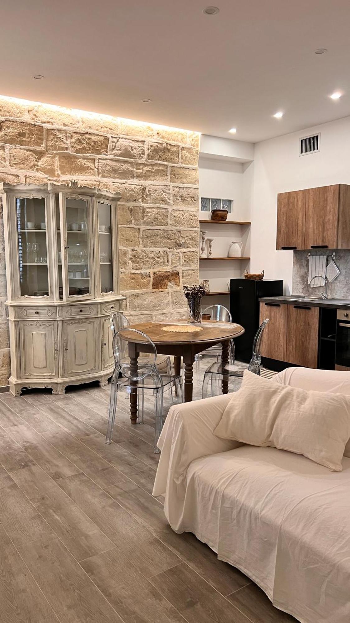 Dimora Donna Vitalia Apartments Trapani Bagian luar foto